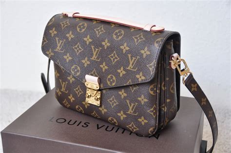 pochette metis louis vuitton deutschland|louis vuitton pochette metis celebrities.